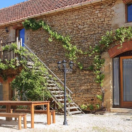 Les Tours De Bombel Bed & Breakfast Saint-Amand-de-Coly Exterior photo